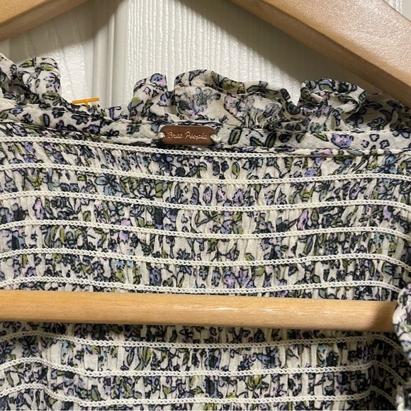 Free People Lela Flowy Breezy Boho Shirt Peasant Style Floral L - Picture 6 of 10